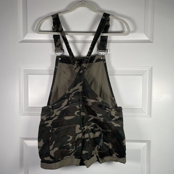 Almost Famous Bib Overall Shorts 9 Green Tan Camo Denim Distressed Shortall - Picture 4 of 8
